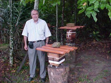 O pesquisaor e professor, reconhecido internacionalmente, Warwick Estevam Kerr, durante passagem pela Amazônia, onde pesquisou as abelhas (Foto: Luiz Antônio de Oliveira)